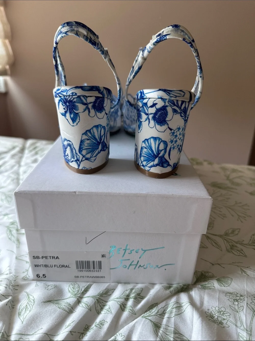 Betsey Johnson Avi Pump Blue and White Floral